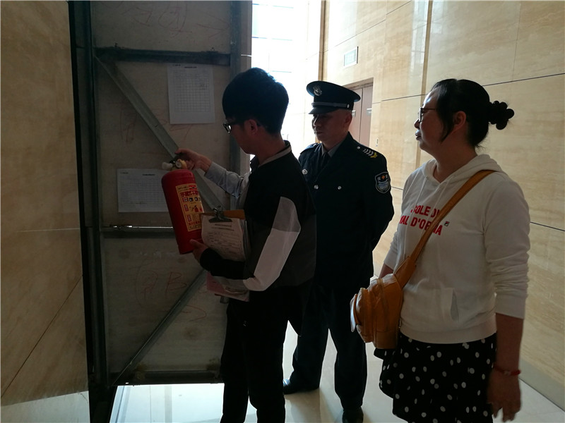 20180403桂溪街道南新社区开展安全检查图片-3.jpg