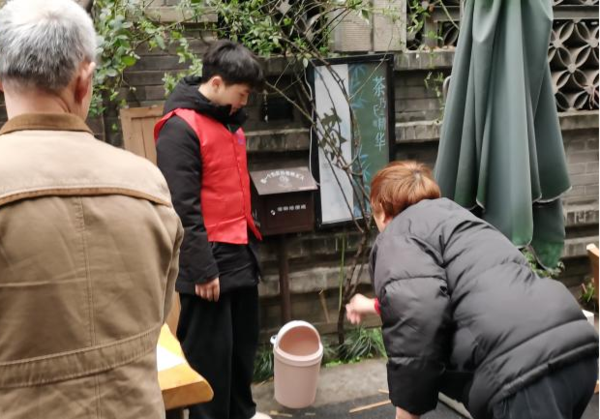 文章附图