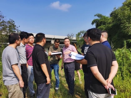 成都市农业农村局种植业处的工作人员万维东,公园城市建设局副局长