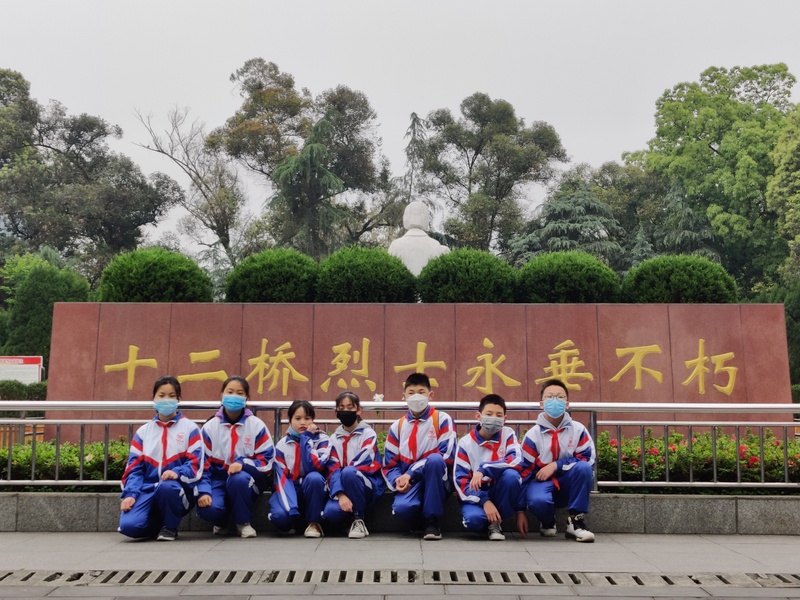 扬先烈精神，颂爱国情怀 (5).jpg