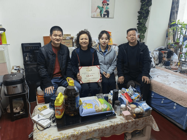 文章附图